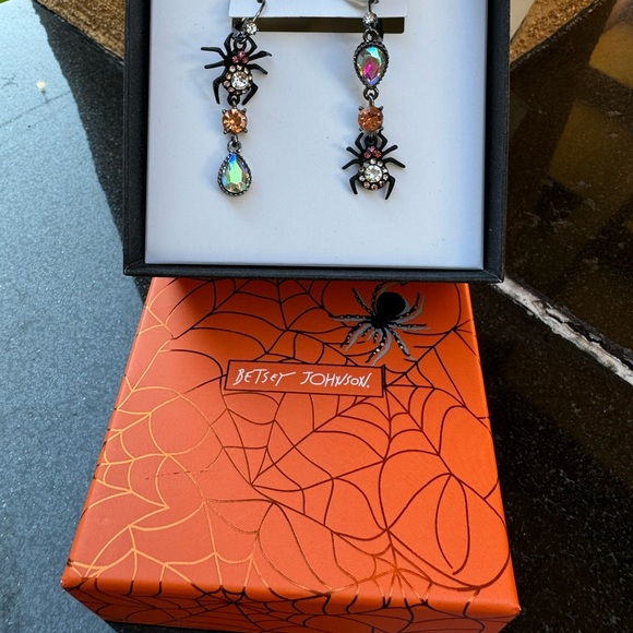 Betsey Johnson Spider Earrings - Picture 2 of 2